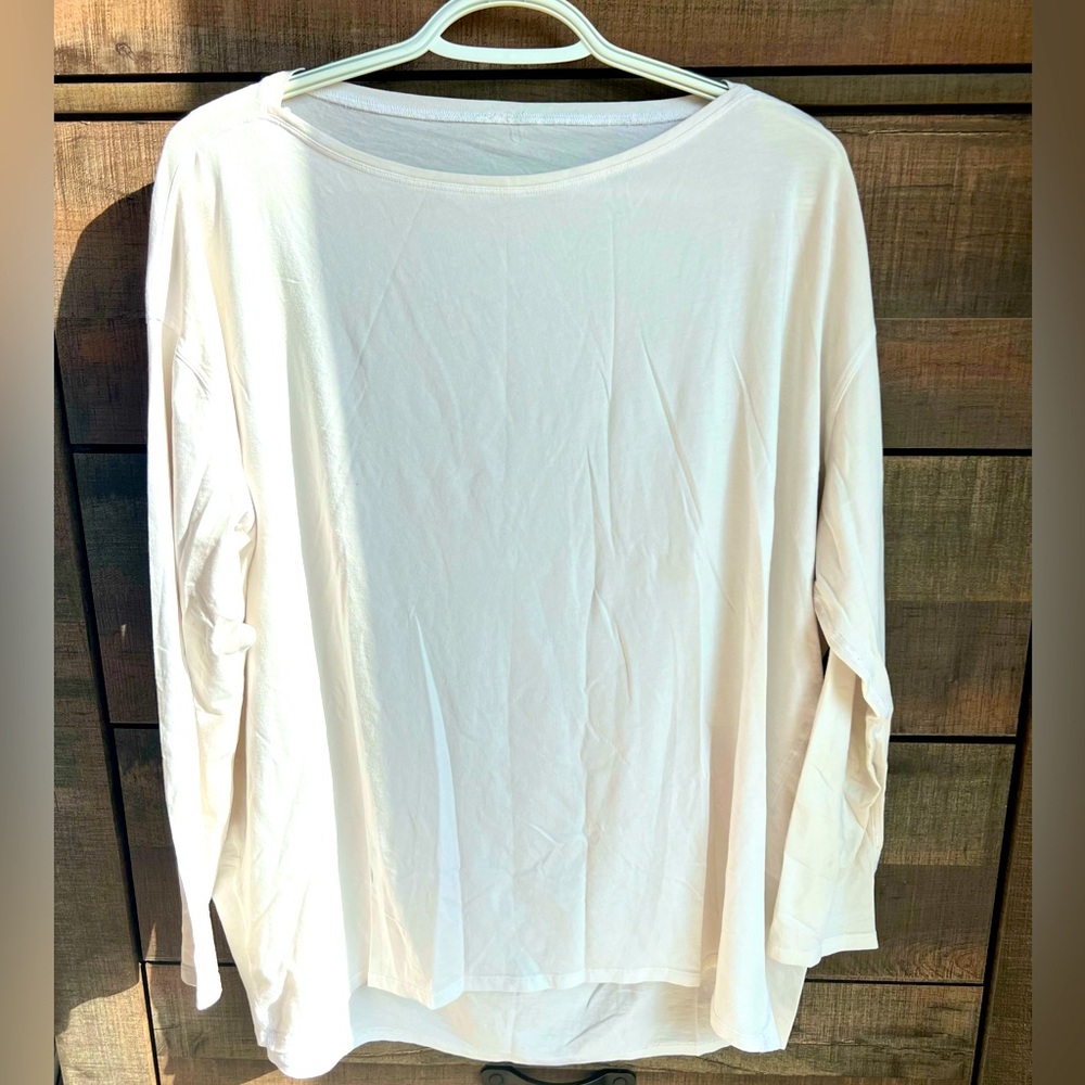 Lululemon back in action long sleeve top size 12